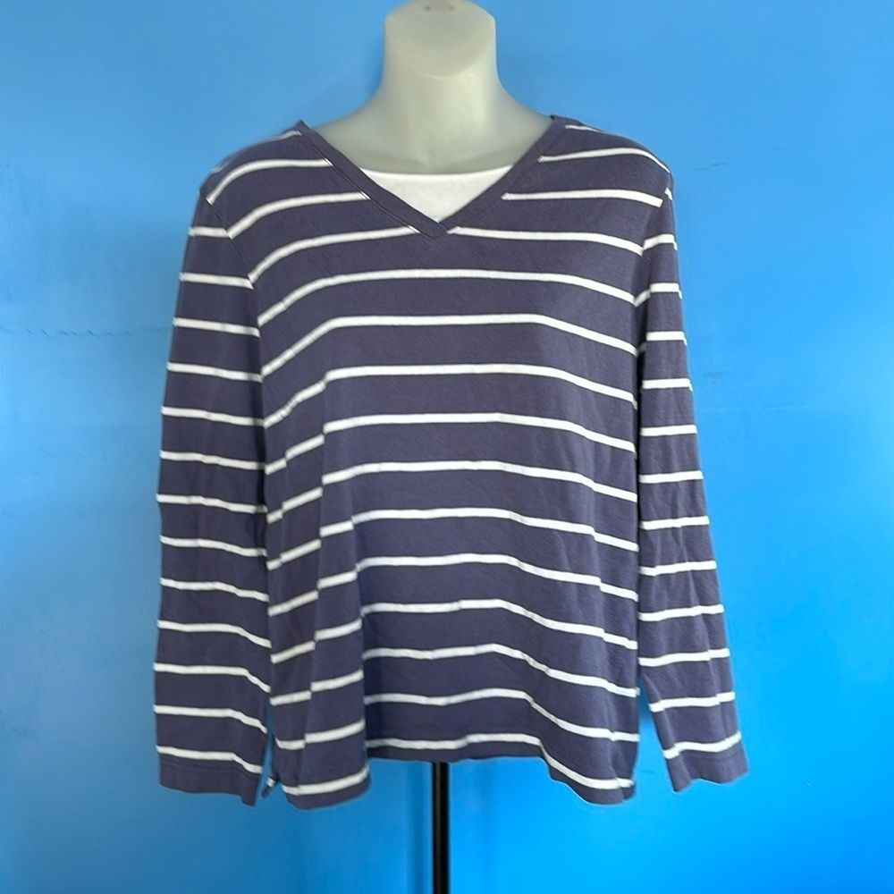 Bobbie Brooks Size M Women's V-Neck Tee Long Sleeve Soft Comfort Top